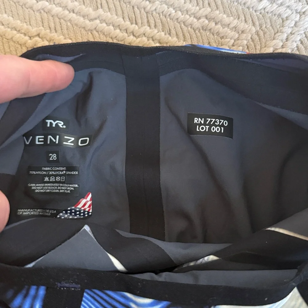 TYR Venzo size 28 open back tech suit - Picture 6 of 7